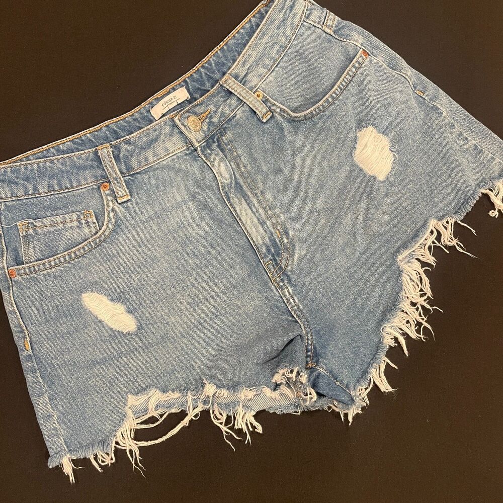 ~ Forever 21 sz 29 Jean Shorts Frayed Raw Hem Ripped Cut Offs Medium Blue Denim